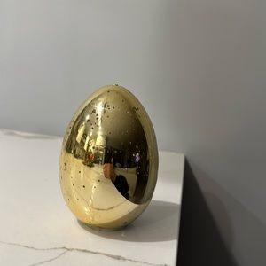 Plastic golden egg for home decor (Easter)